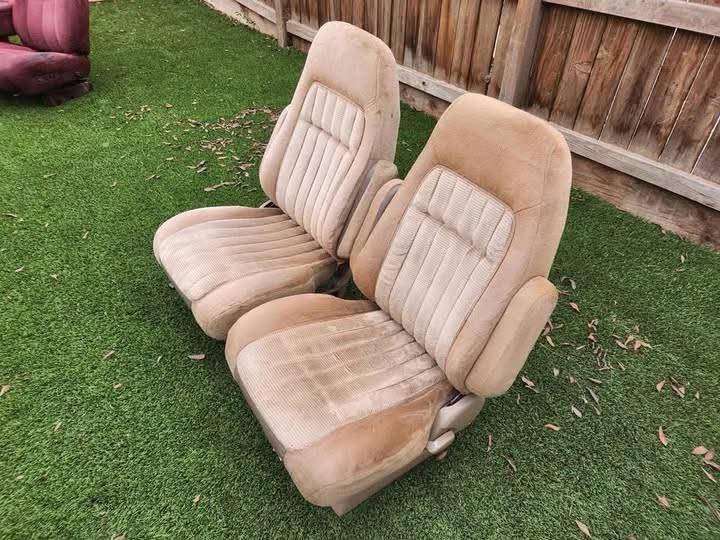 1988 – 1994 OBS BUCKET CHEVY SEATS - Image 2