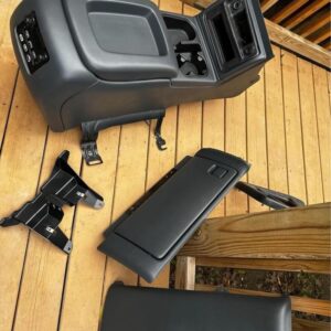 99-06 Silverado center console 99-06 Silverado,Tahoe,Suburban.Charcoal grey Center console complete swap.